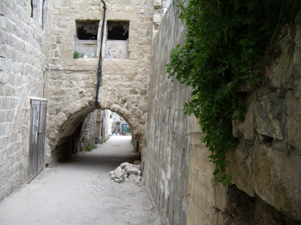 narrow gate