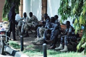 south-sudan-army-soldiers-on-bench-outside-j1-take-2